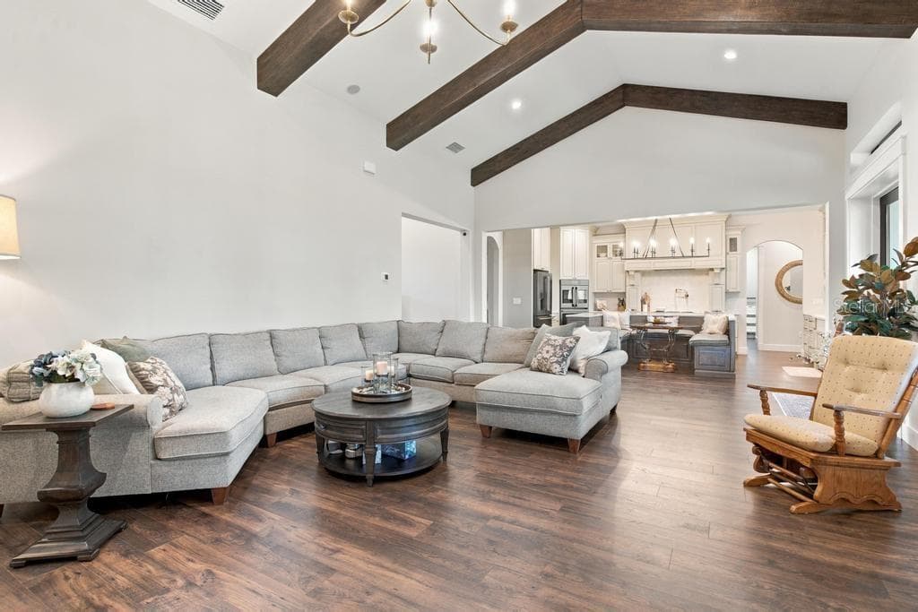 Expansive Great room makes an inviting statement for guests - 467 LONG AND WINDING RD, HOWEY IN THE HILLS