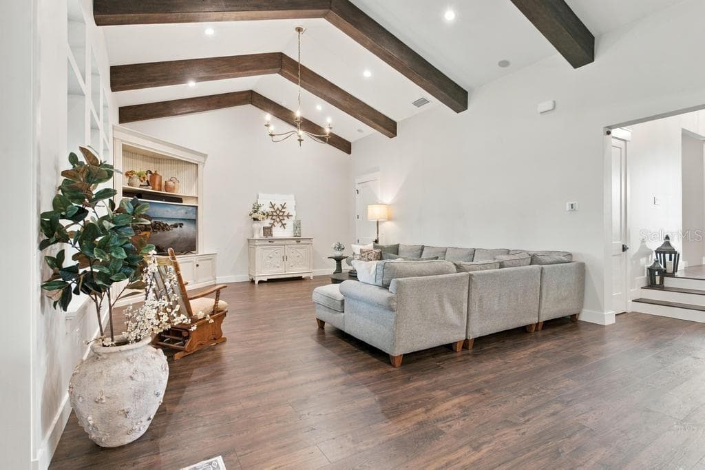 Cathedral Ceilings with the wood beams. - 467 LONG AND WINDING RD, HOWEY IN THE HILLS