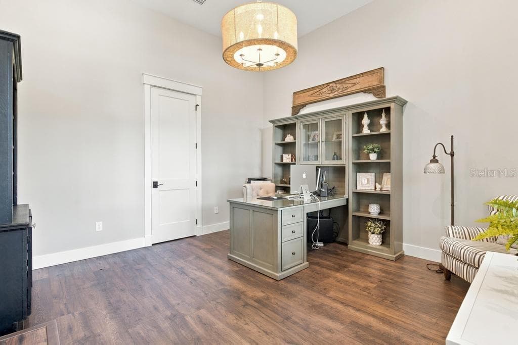 Office/Den features a walk-in closet - 467 LONG AND WINDING RD, HOWEY IN THE HILLS
