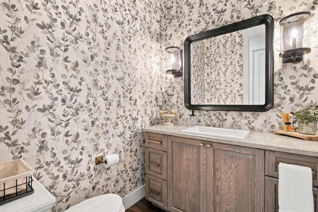 Love the guest "powder bath" with quartz countertop and "Link-a-sink" - 467 LONG AND WINDING RD, HOWEY IN THE HILLS