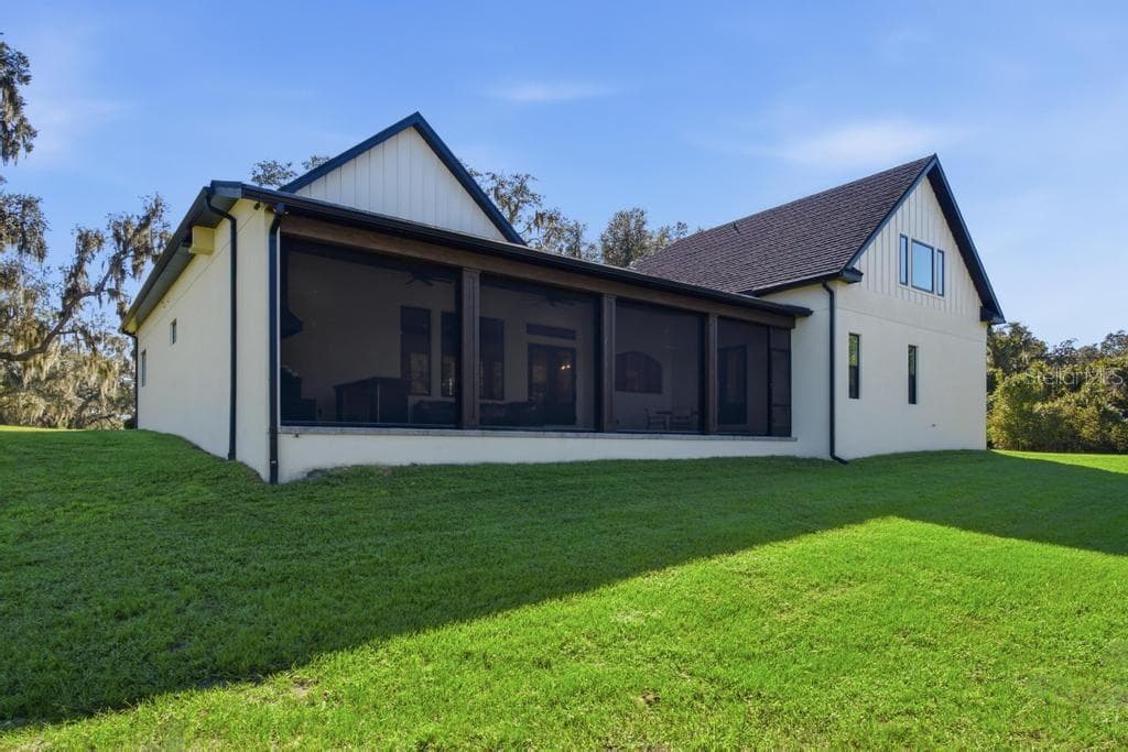 Space and more space found here! - 467 LONG AND WINDING RD, HOWEY IN THE HILLS