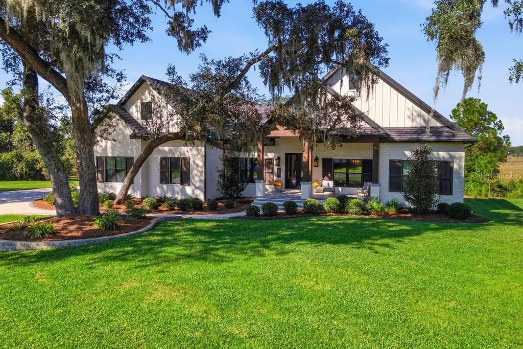 Come home ready to RELAX AND UNWIND - 467 LONG AND WINDING RD, HOWEY IN THE HILLS