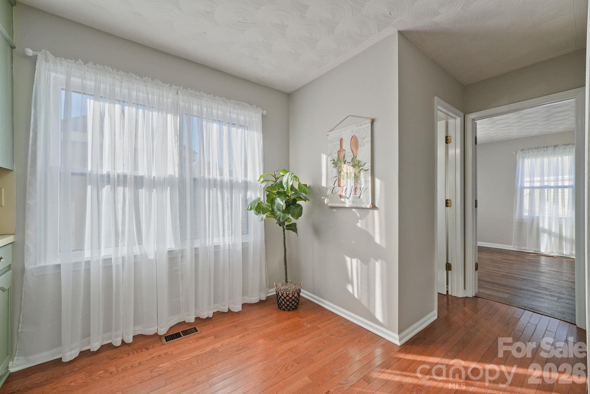 Single Family Residence at 5976 Gold Creek Estate Drive, Hickory, photo 12 of 39