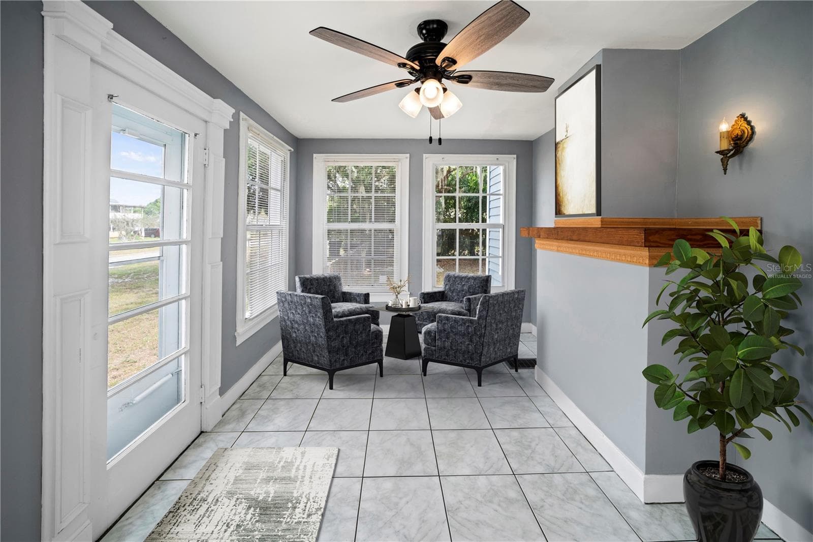 Foyer/Florida Room (virtually staged residential) - 1400 FLORIDA AVE, ST CLOUD