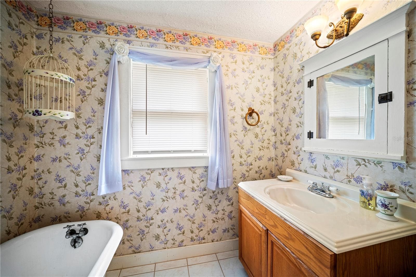 Bath upstairs - 1400 FLORIDA AVE, ST CLOUD