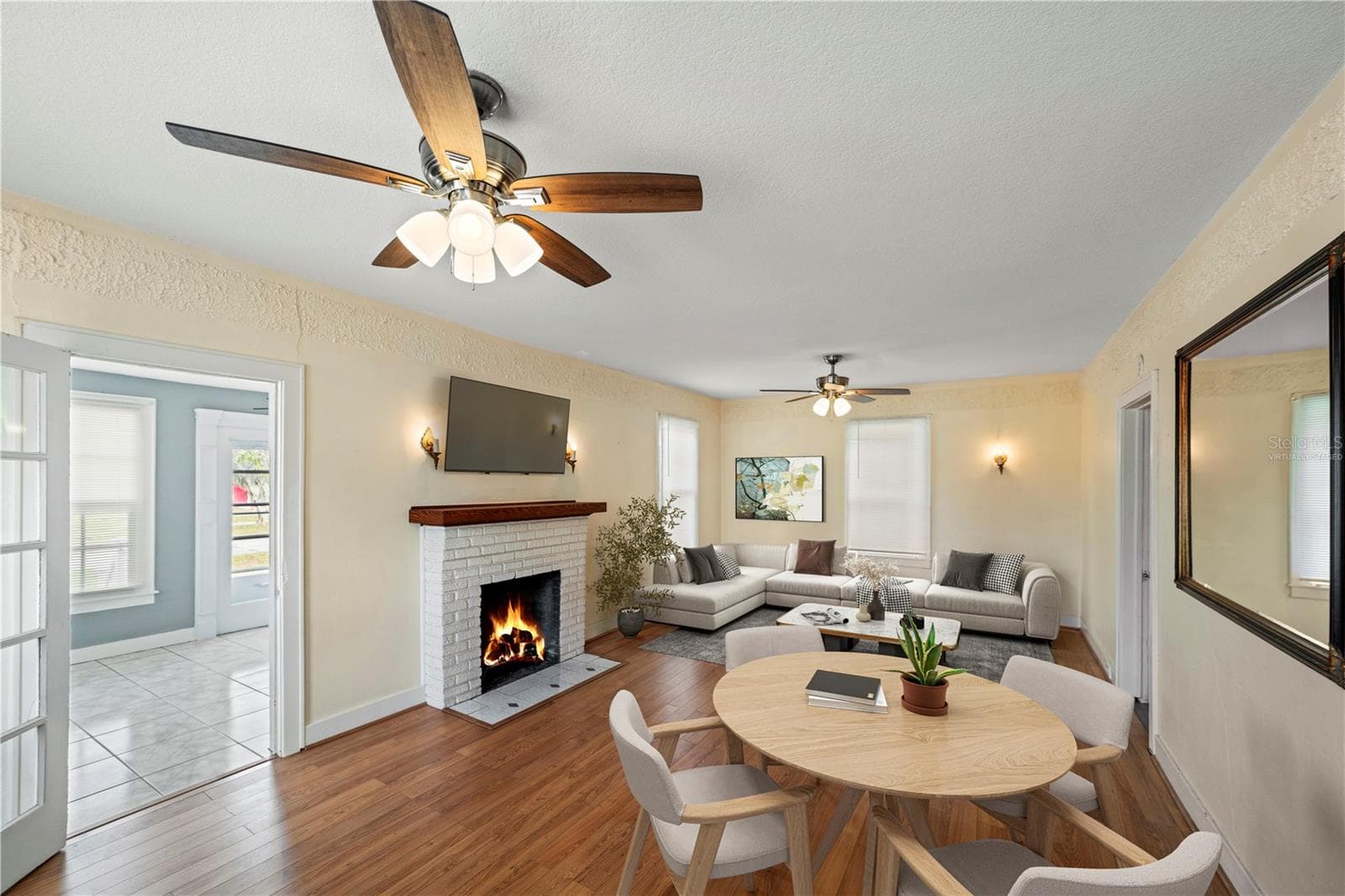 Living room (virtually staged as residential) - 1400 FLORIDA AVE, ST CLOUD