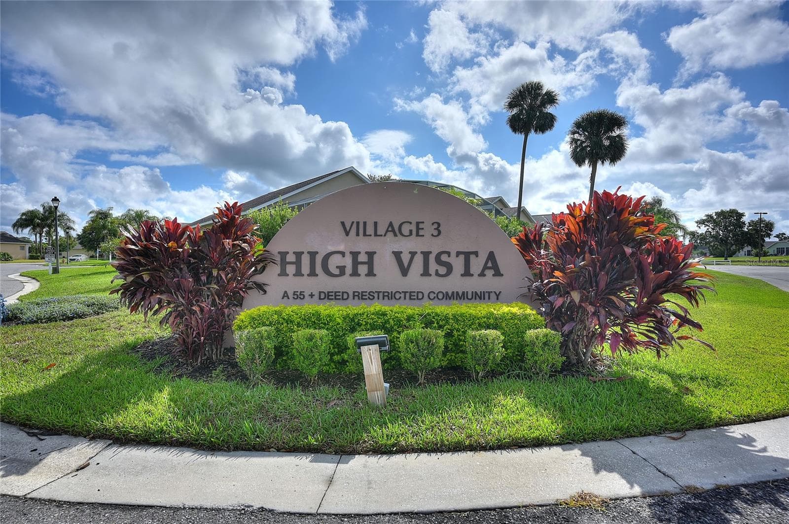 Located in High Vista village 3 - 148 RED MAPLE PASS, DAVENPORT