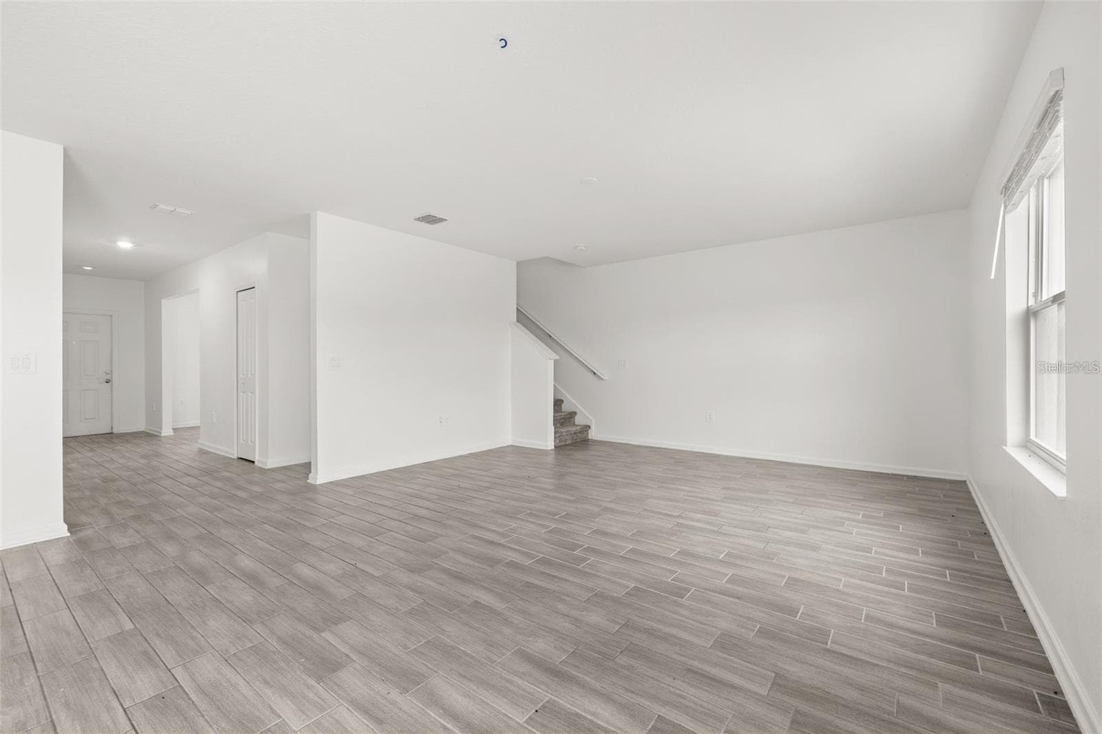 Single Family Residence at 9404 REVERE AVE, LEESBURG, photo 11 of 37