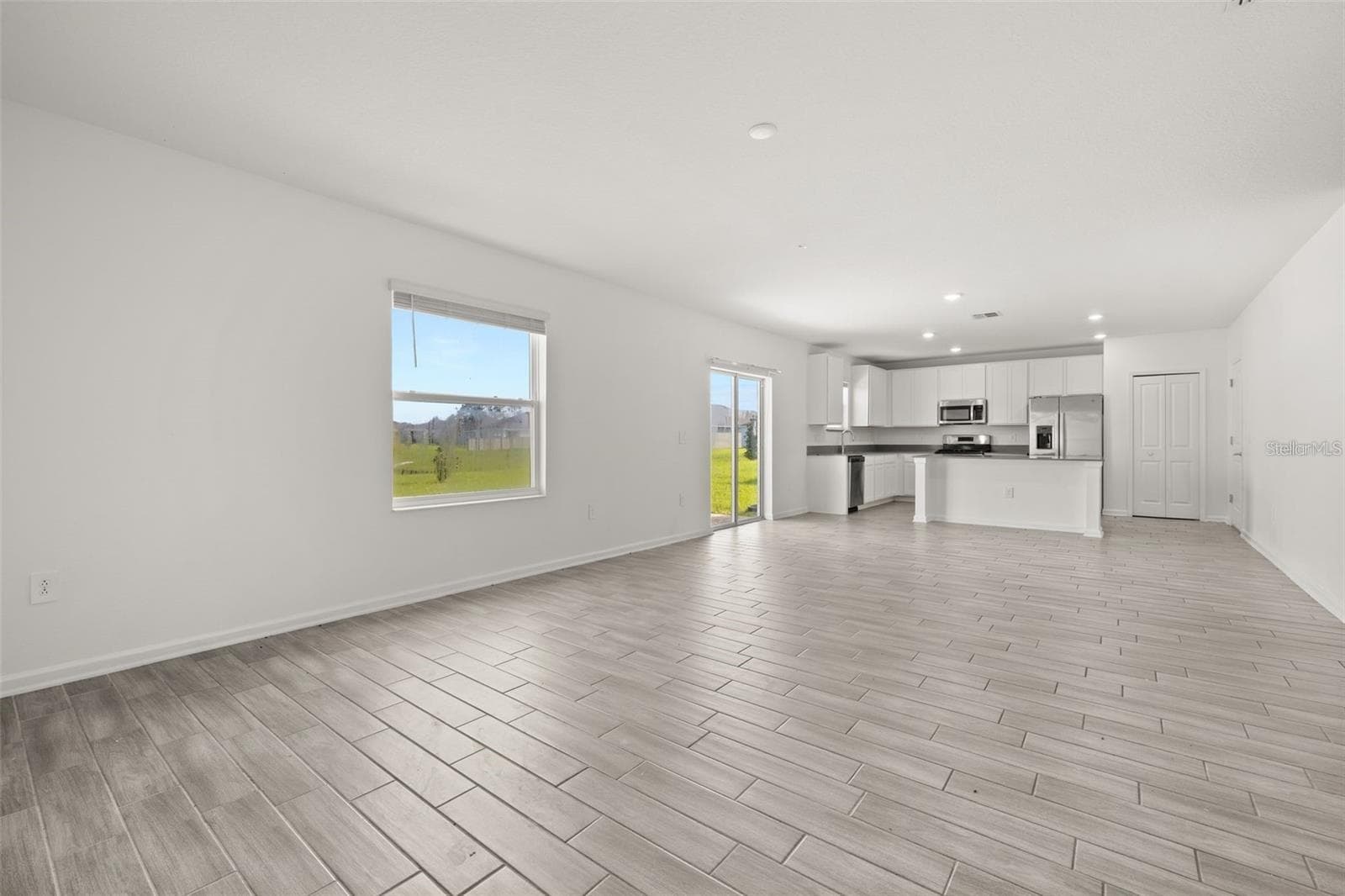 Single Family Residence at 9404 REVERE AVE, LEESBURG, photo 12 of 37