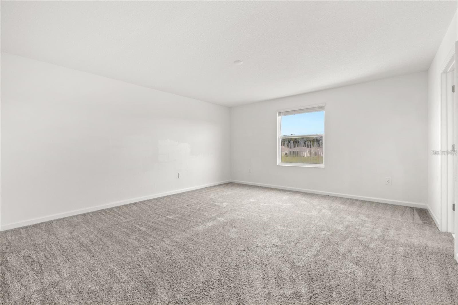 Single Family Residence at 9404 REVERE AVE, LEESBURG, photo 16 of 37