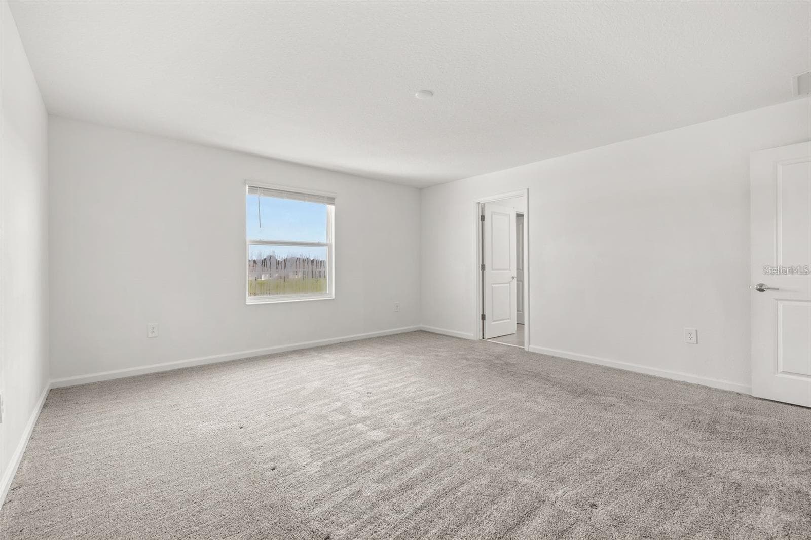 Single Family Residence at 9404 REVERE AVE, LEESBURG, photo 17 of 37
