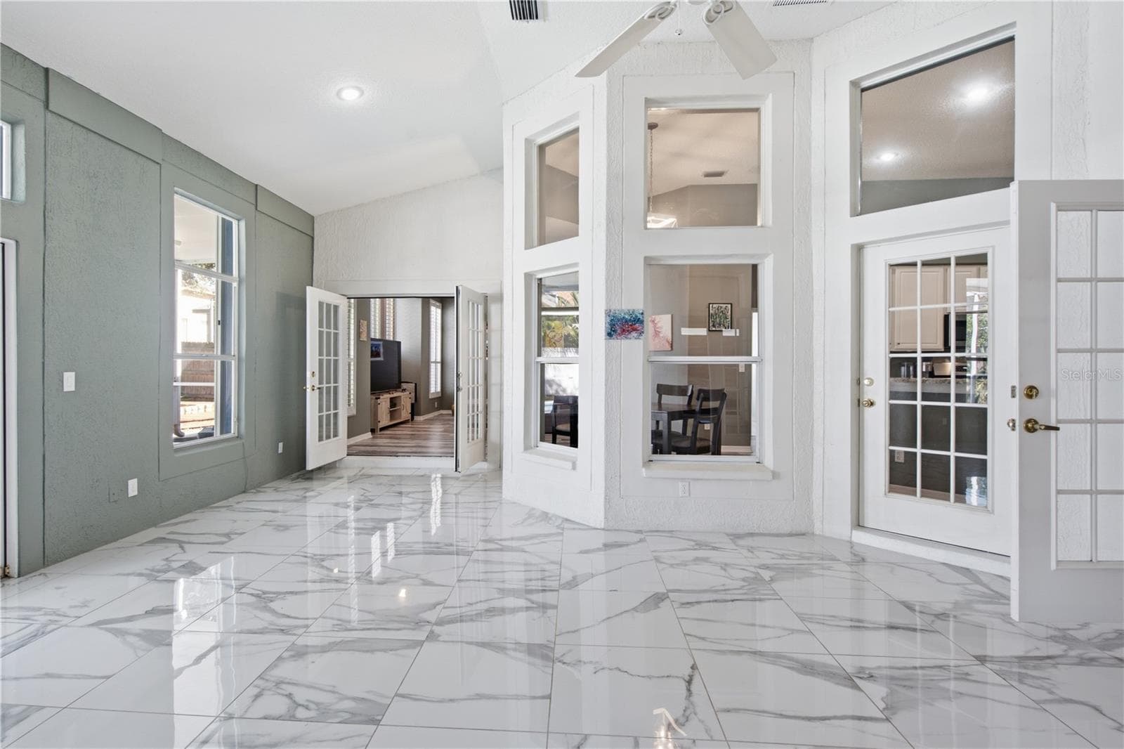 super spacious sun room - 1187 BLACKRUSH DR, TARPON SPRINGS