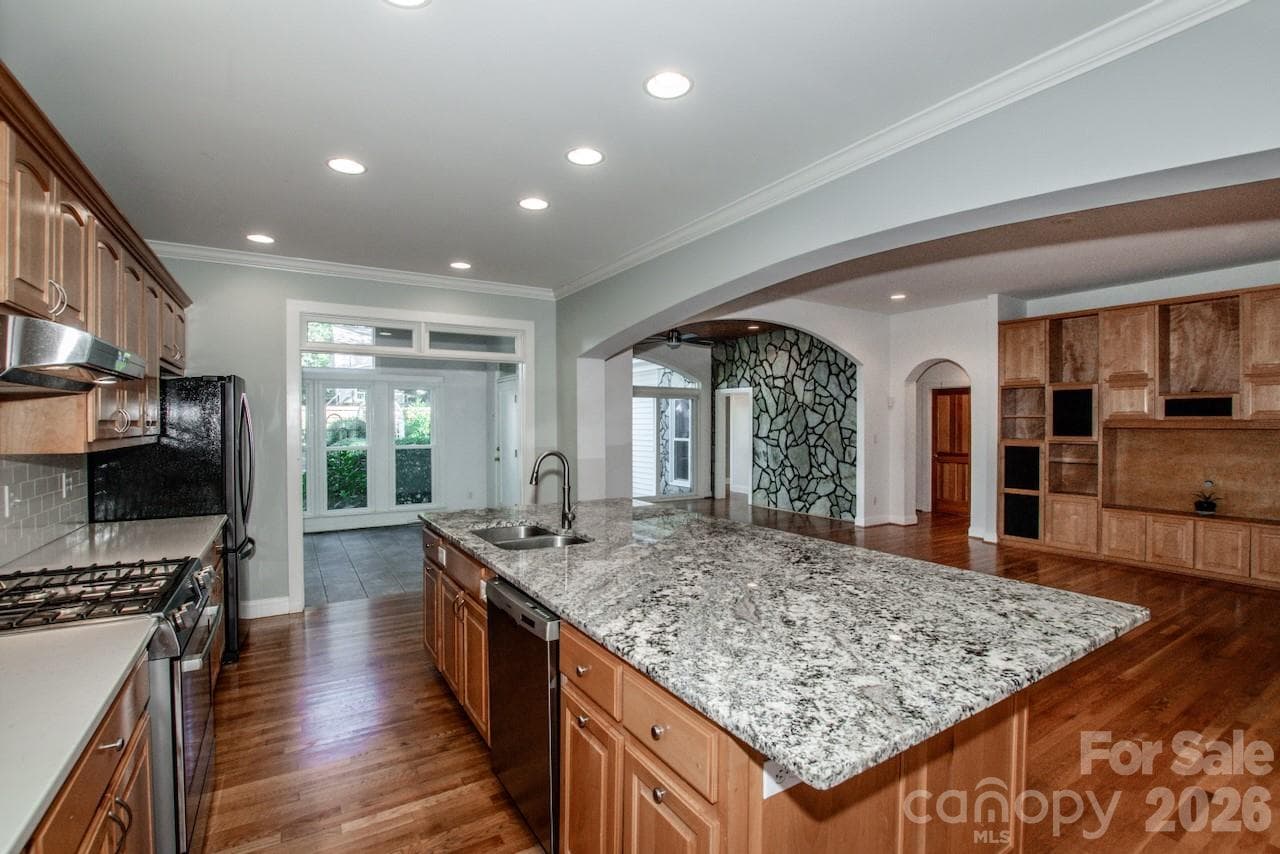 Single Family Residence at 351 Catalina Drive, Mooresville, photo 16 of 42
