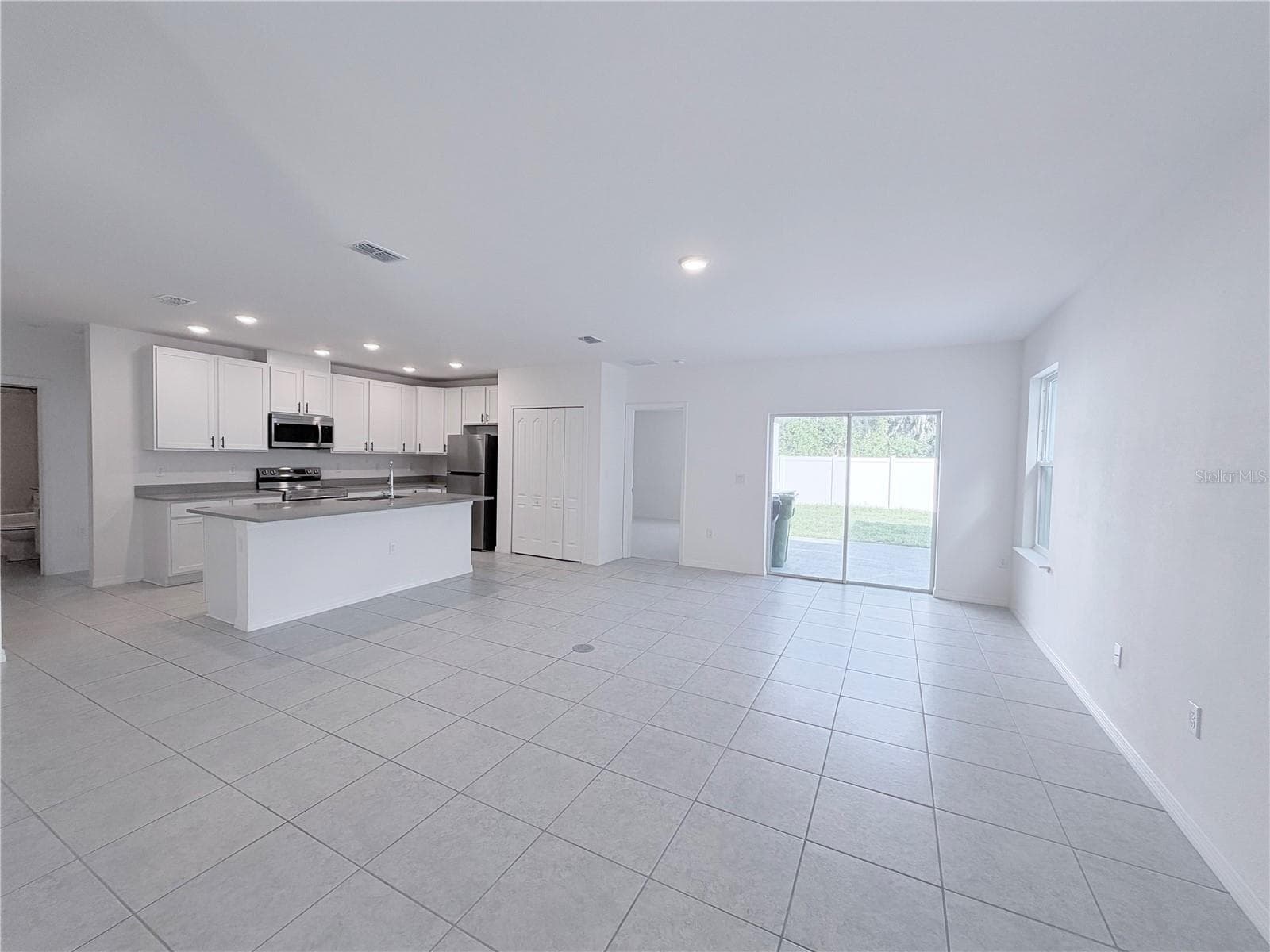 Single Family Residence at 2021 CANTON PARK DR, WINTER HAVEN, photo 10 of 92