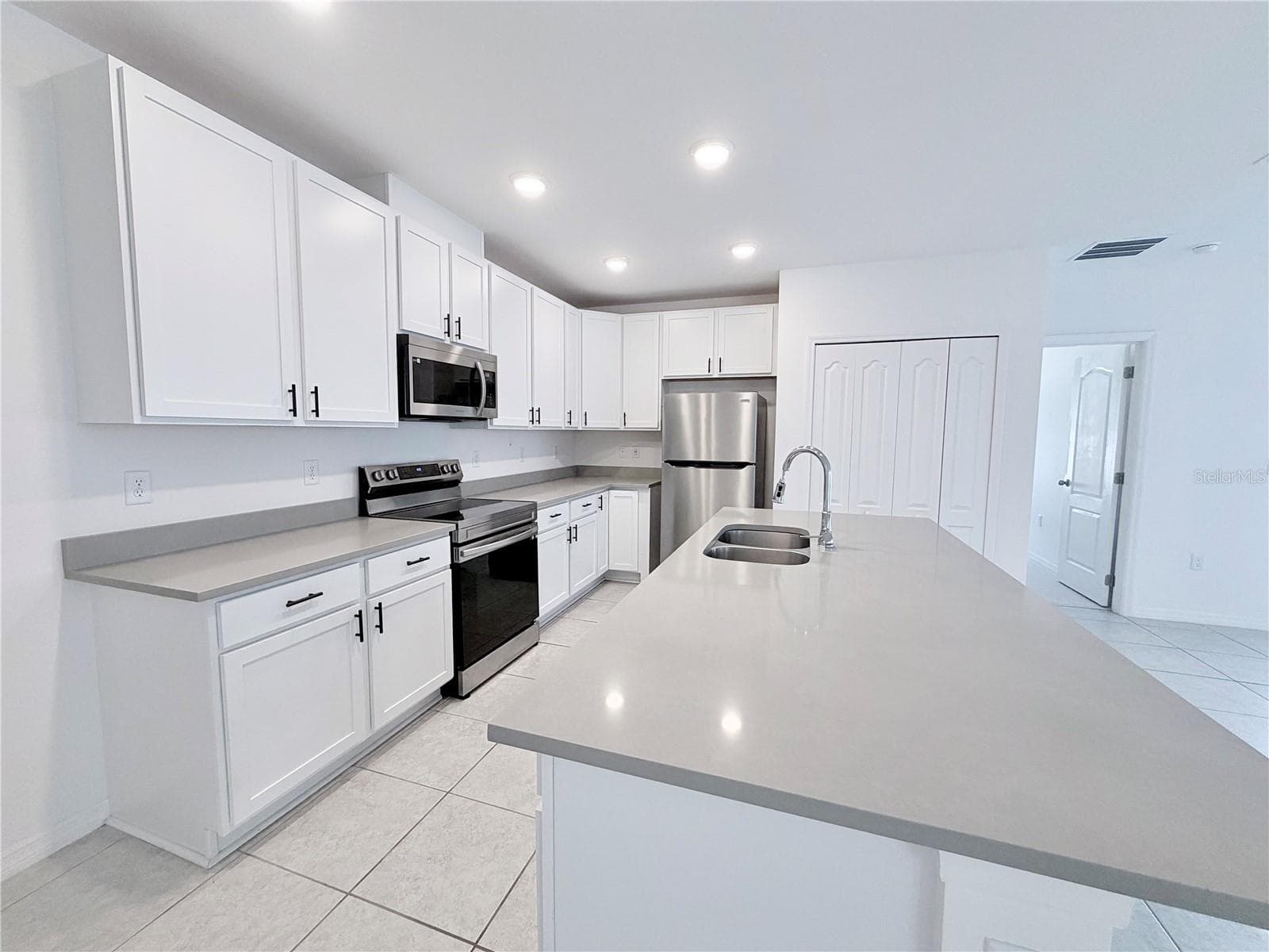 Single Family Residence at 2021 CANTON PARK DR, WINTER HAVEN, photo 26 of 92
