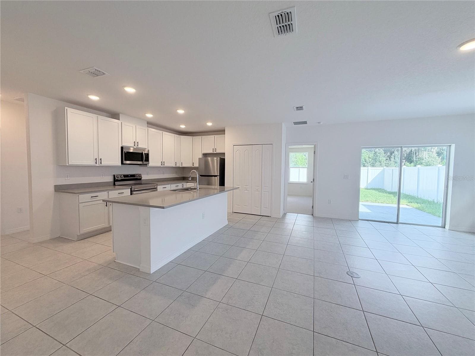 Single Family Residence at 2021 CANTON PARK DR, WINTER HAVEN, photo 22 of 92