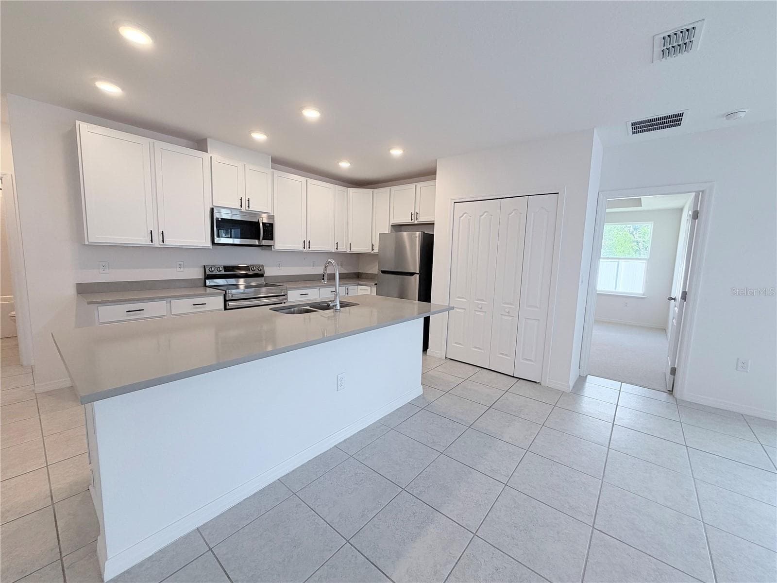 Single Family Residence at 2021 CANTON PARK DR, WINTER HAVEN, photo 32 of 92