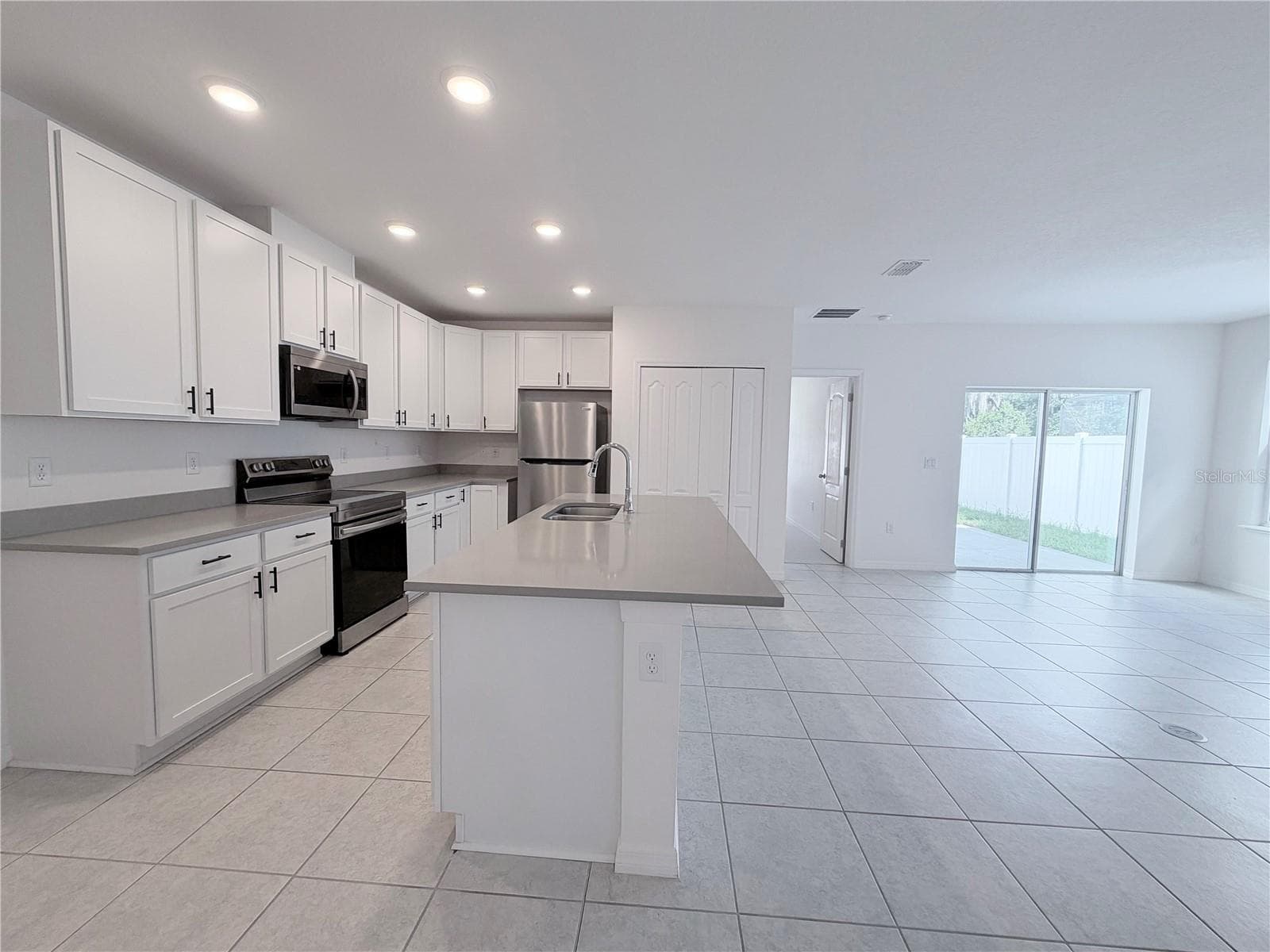 Single Family Residence at 2021 CANTON PARK DR, WINTER HAVEN, photo 24 of 92