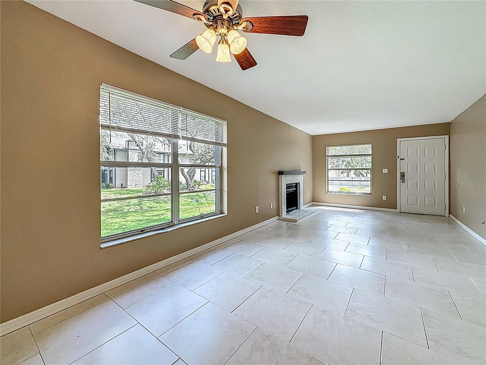 Great Room - 4022 TUMBLE WOOD TRL #101, TAMPA