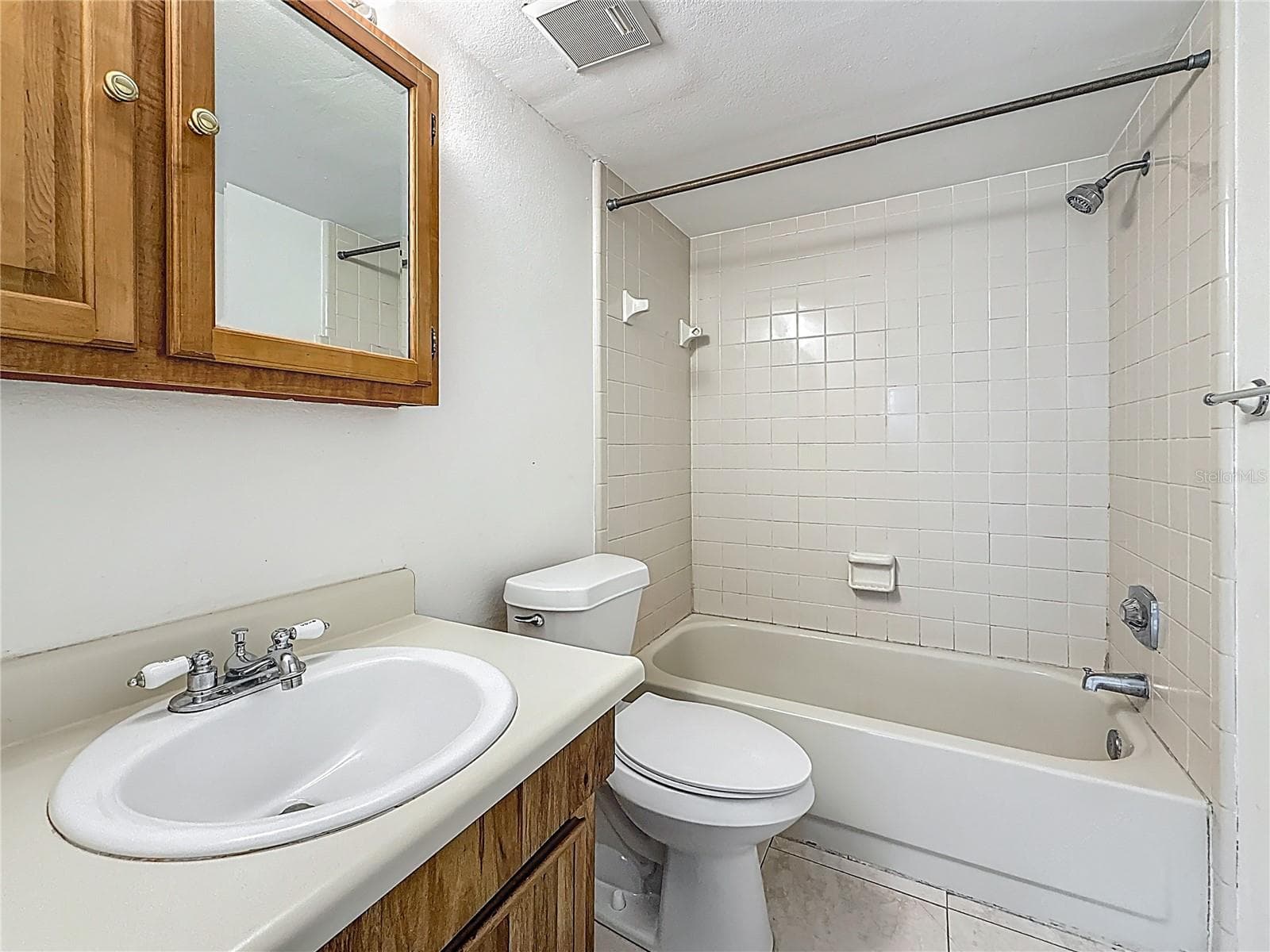 Primary bathroom - 4022 TUMBLE WOOD TRL #101, TAMPA