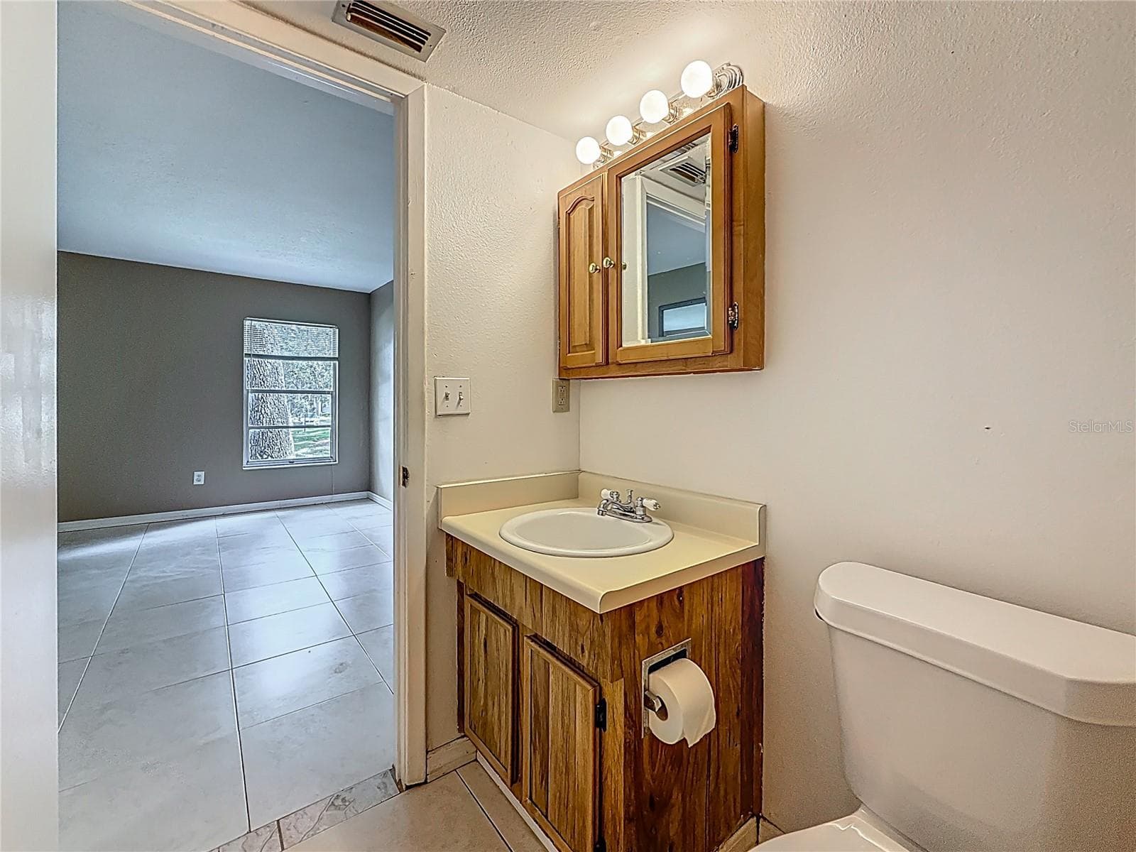 Primary bathroom - 4022 TUMBLE WOOD TRL #101, TAMPA
