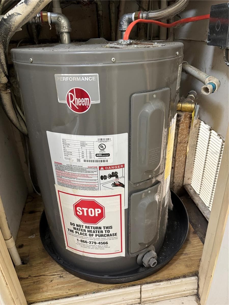 Water Heater - 4022 TUMBLE WOOD TRL #101, TAMPA