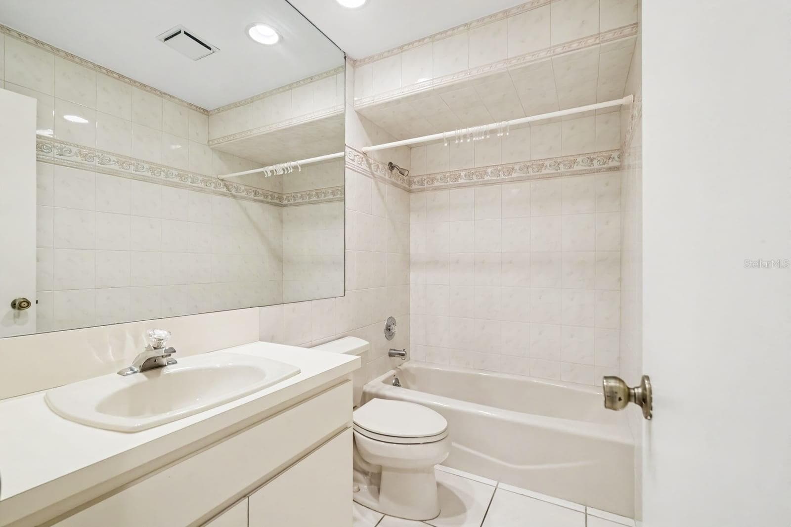 Master Bath with Vanity Sink, Tile Shower/Tub Combo & Decorative Tile Accent - 12128 KATHERWOOD ST #20, SPRING HILL