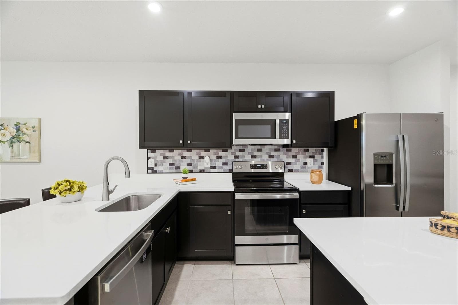 Quartz counters & Shaker Style Cabs - 4167 HARBOUR PALM DR, HOLIDAY