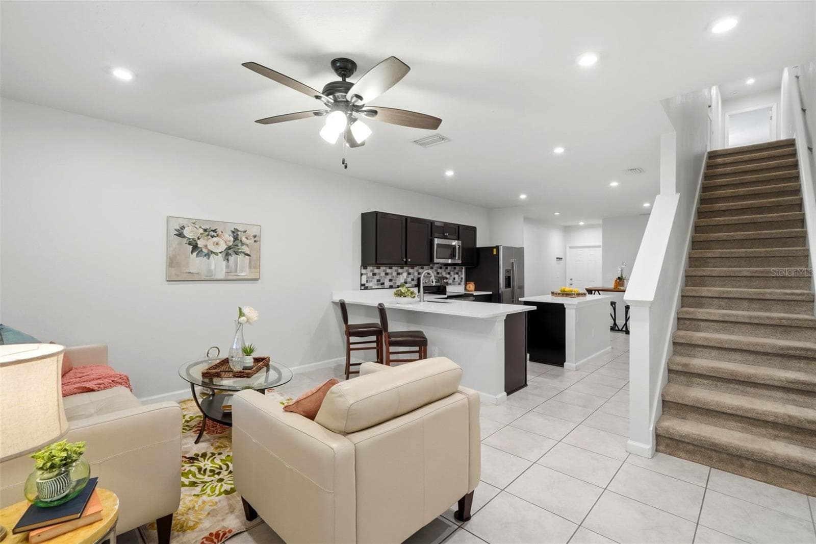 Stairway to bedrooms - 4167 HARBOUR PALM DR, HOLIDAY
