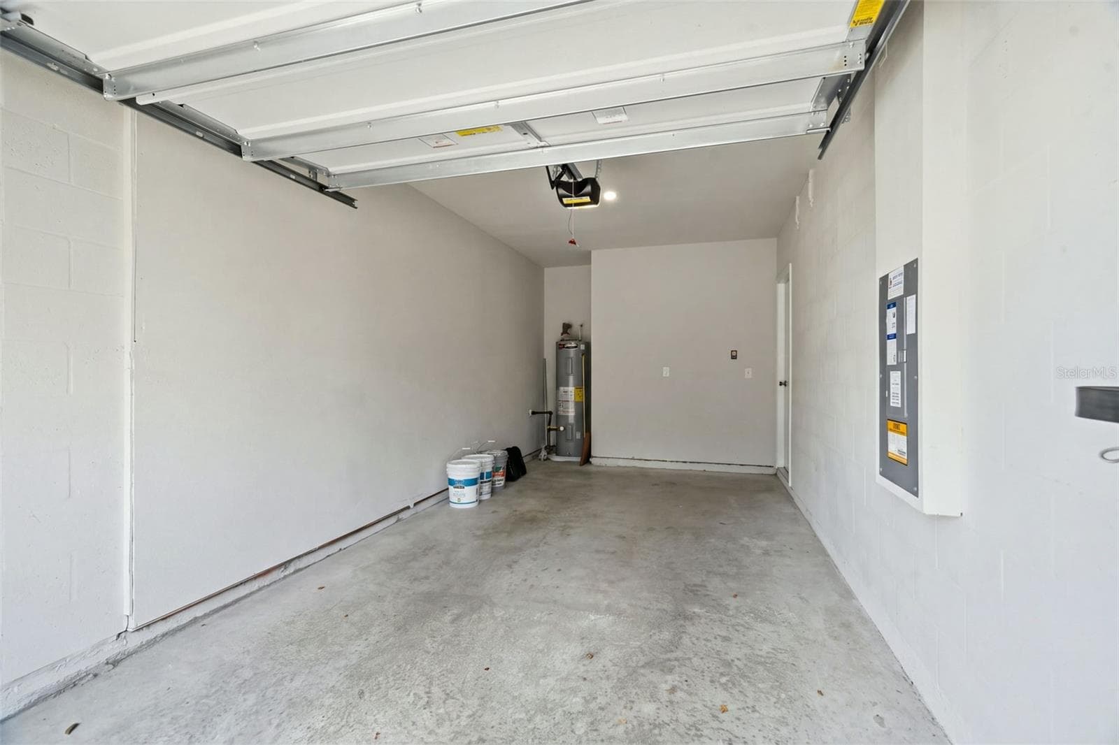 Garage w/ water heater - 4167 HARBOUR PALM DR, HOLIDAY