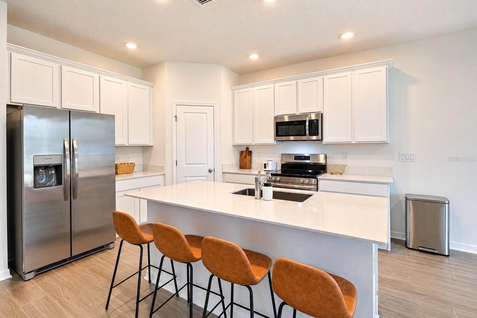 Single Family Residence at 3975 WILLOWBROOK DR, EDGEWATER, photo 7 of 46