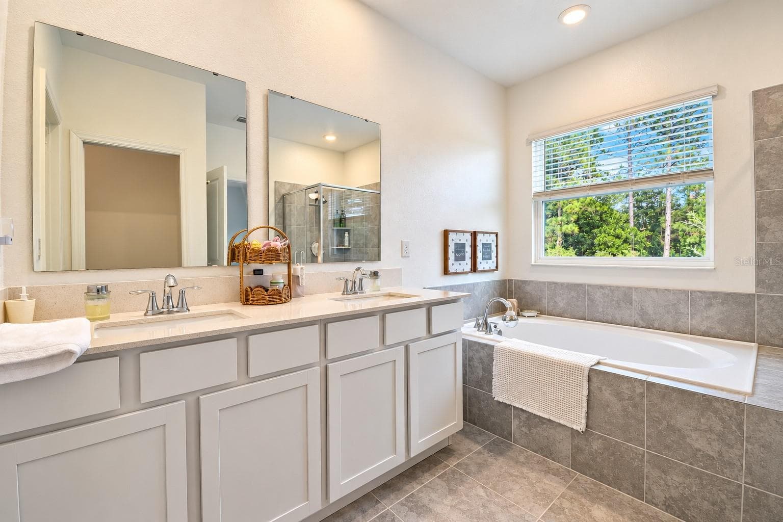 Single Family Residence at 3975 WILLOWBROOK DR, EDGEWATER, photo 21 of 46