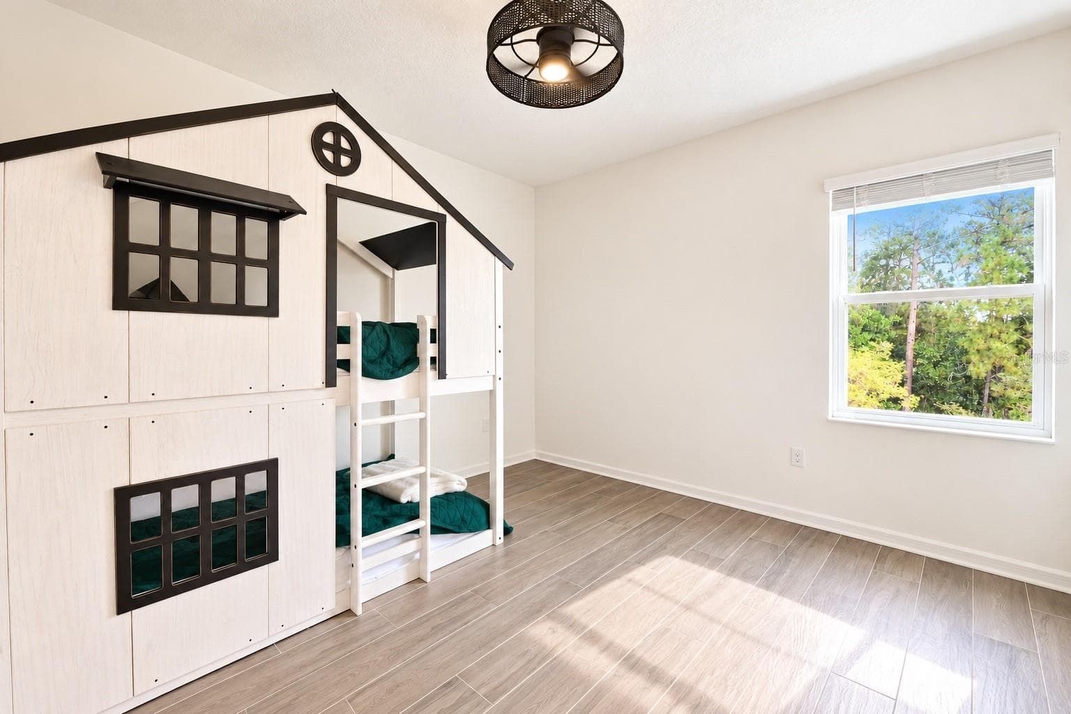 Single Family Residence at 3975 WILLOWBROOK DR, EDGEWATER, photo 31 of 46