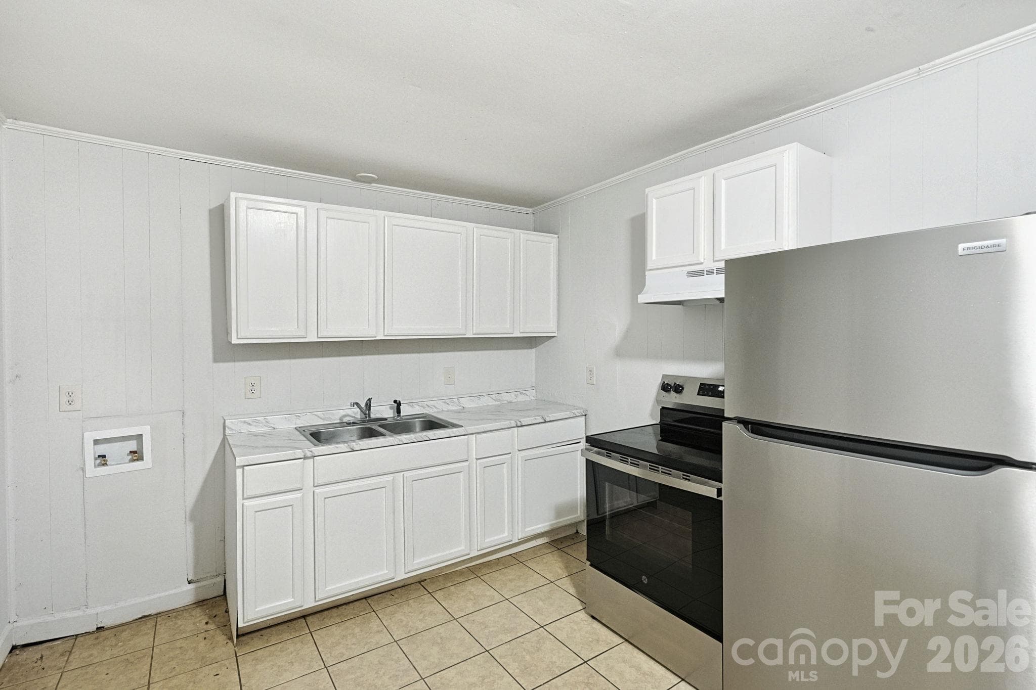 Single Family Residence at 301 Edgegreen Drive, Charlotte, photo 10 of 22