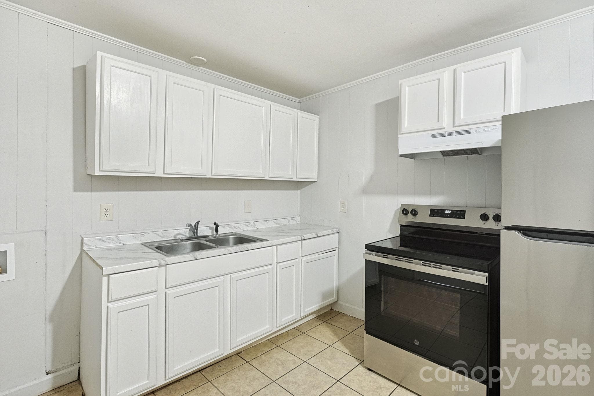 Single Family Residence at 301 Edgegreen Drive, Charlotte, photo 11 of 22