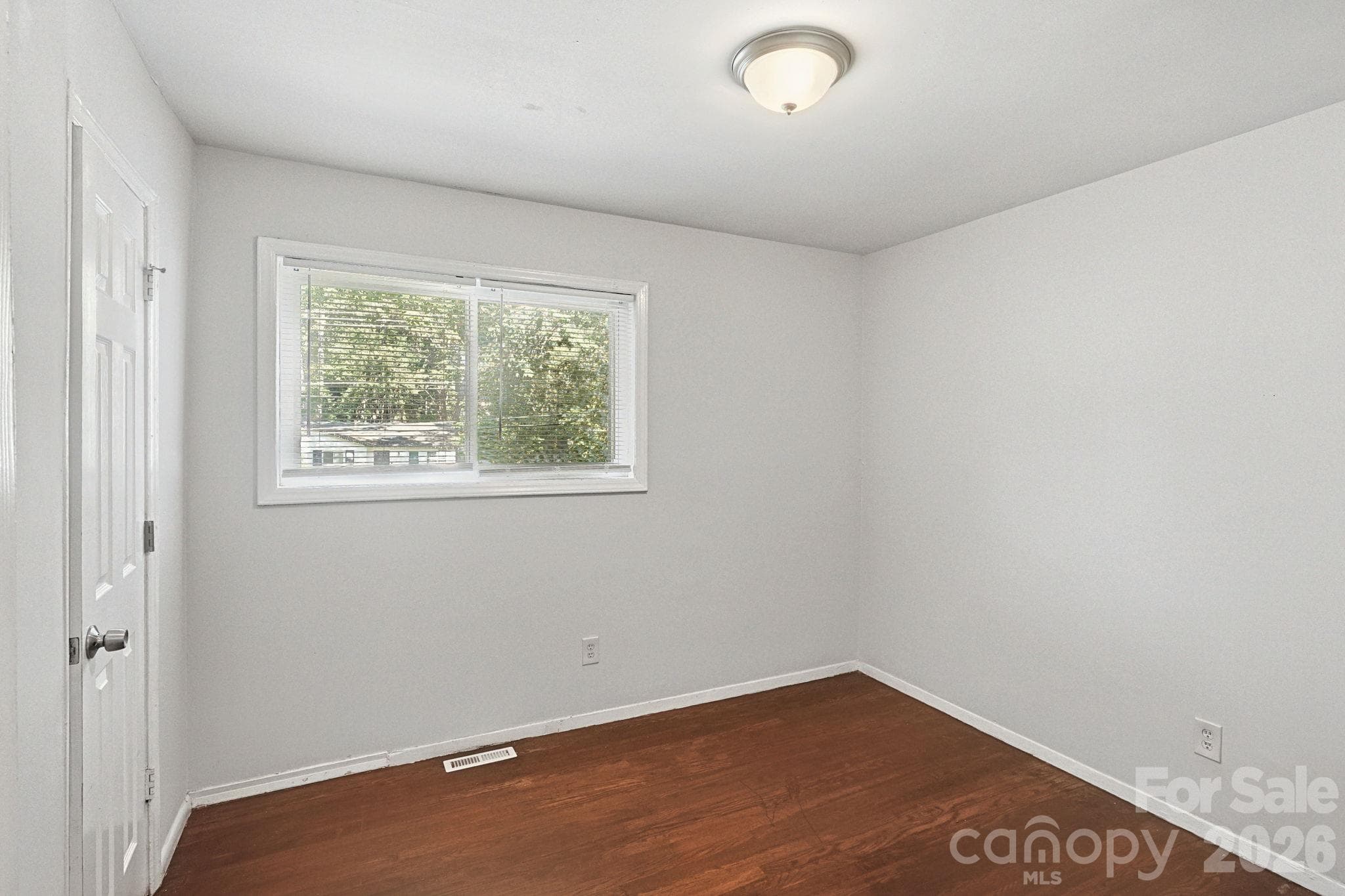 Single Family Residence at 301 Edgegreen Drive, Charlotte, photo 12 of 22