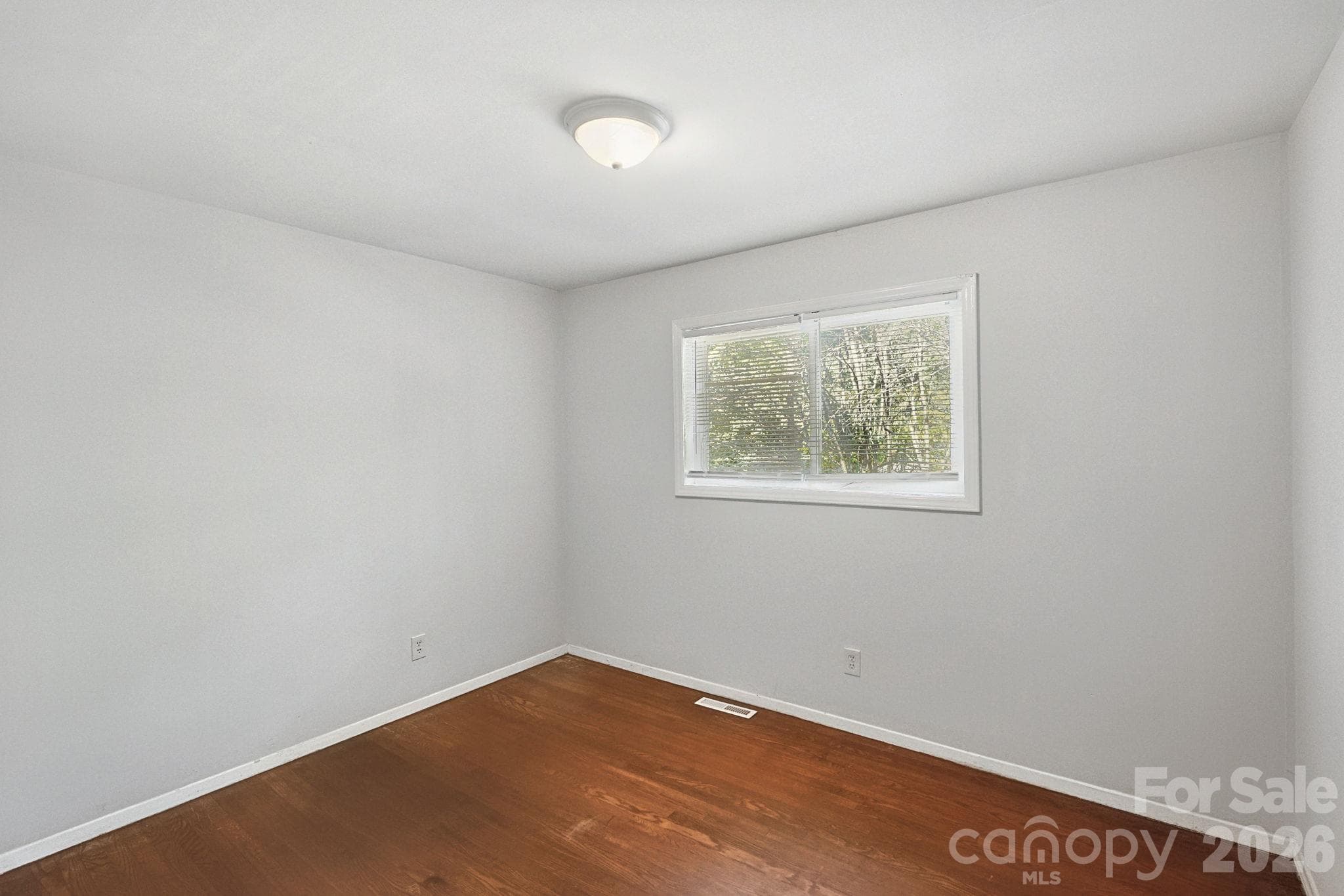 Single Family Residence at 301 Edgegreen Drive, Charlotte, photo 14 of 22