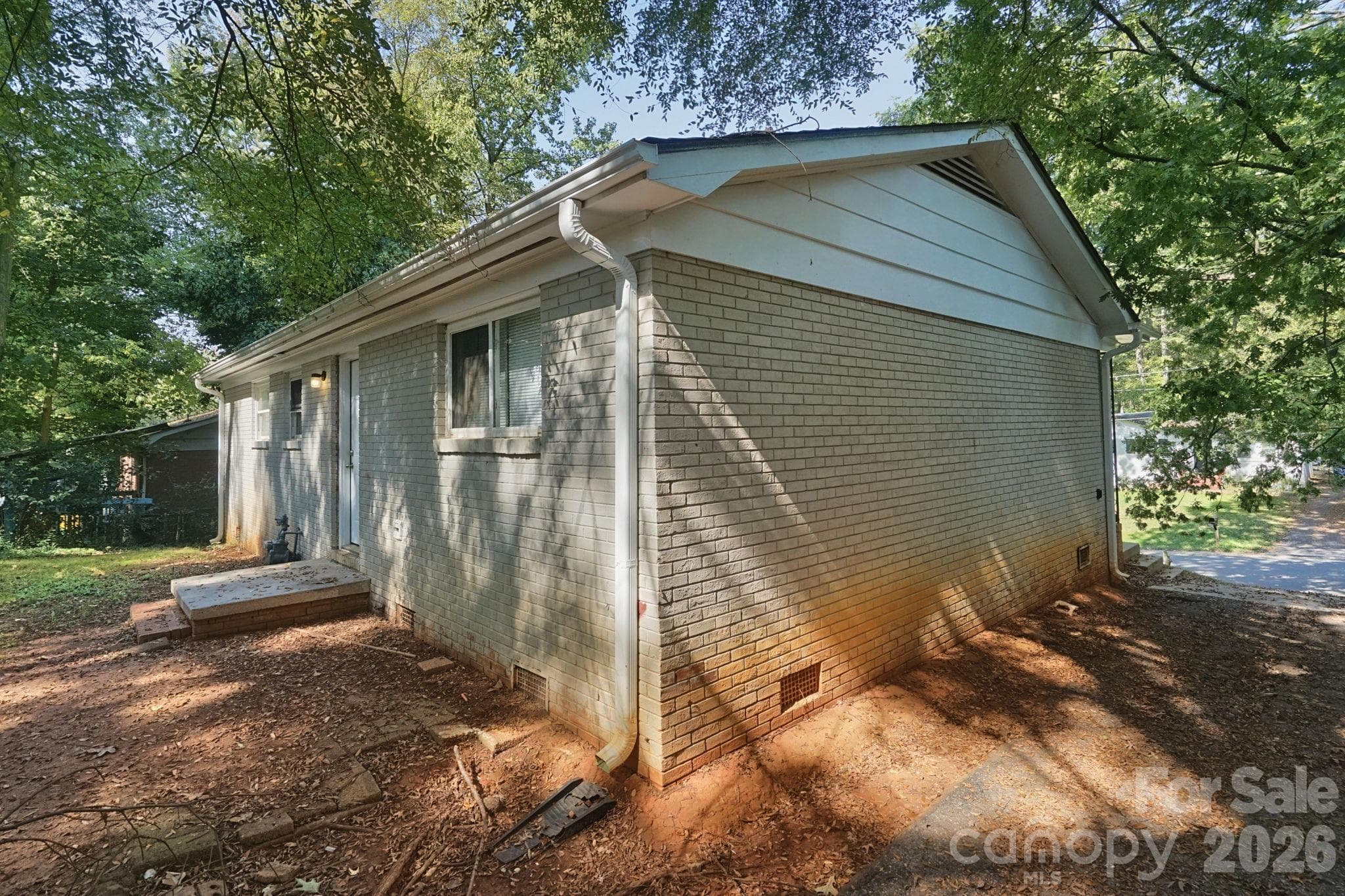 Single Family Residence at 301 Edgegreen Drive, Charlotte, photo 19 of 22