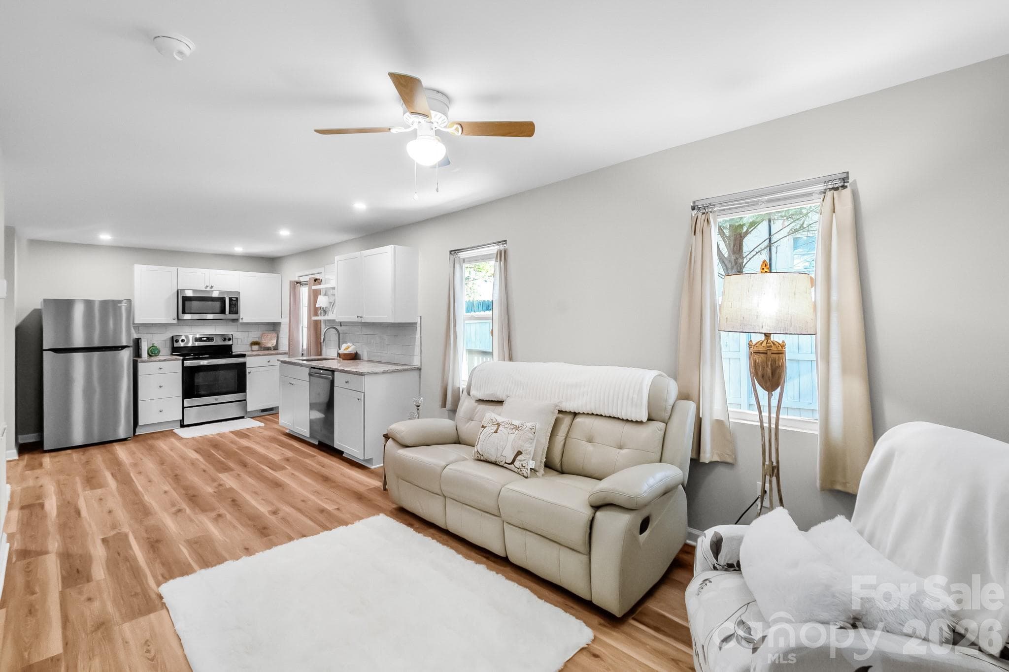 Open Floor Plan - 112 W Poplar Street, Stanley