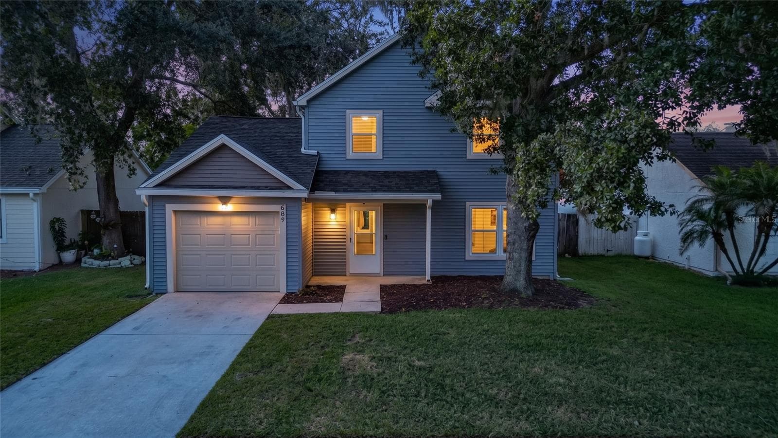 Single Family Residence at 607 BREEZEWAY CT, BRANDON, photo 2 of 54