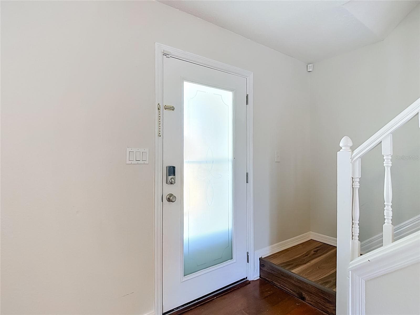 Single Family Residence at 607 BREEZEWAY CT, BRANDON, photo 6 of 54