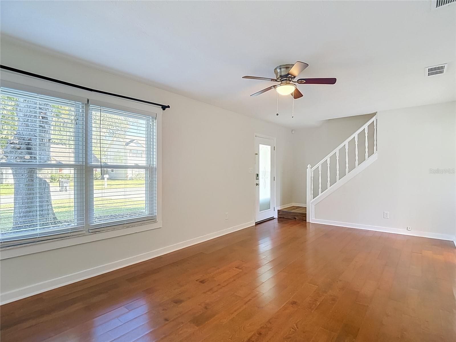 Single Family Residence at 607 BREEZEWAY CT, BRANDON, photo 8 of 54