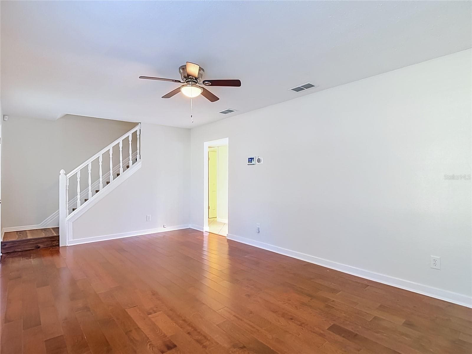 Single Family Residence at 607 BREEZEWAY CT, BRANDON, photo 9 of 54
