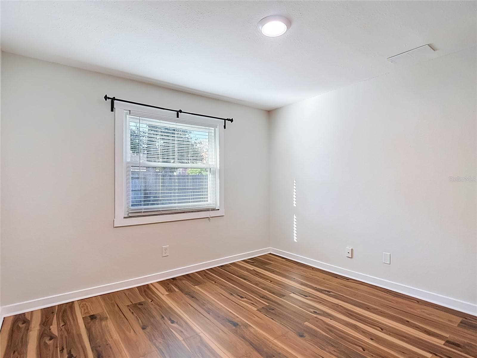 Downstair Primary Room - 607 BREEZEWAY CT, BRANDON