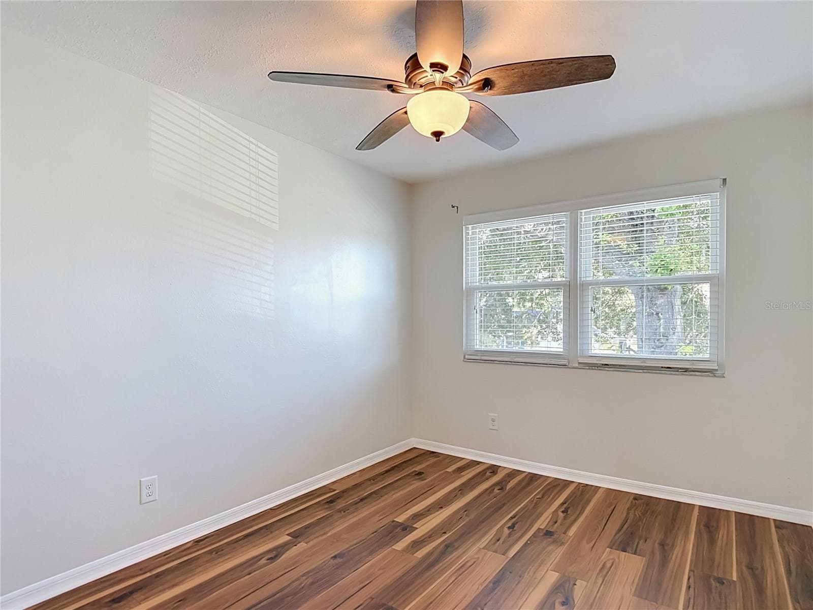 Bedroom 1 - 607 BREEZEWAY CT, BRANDON