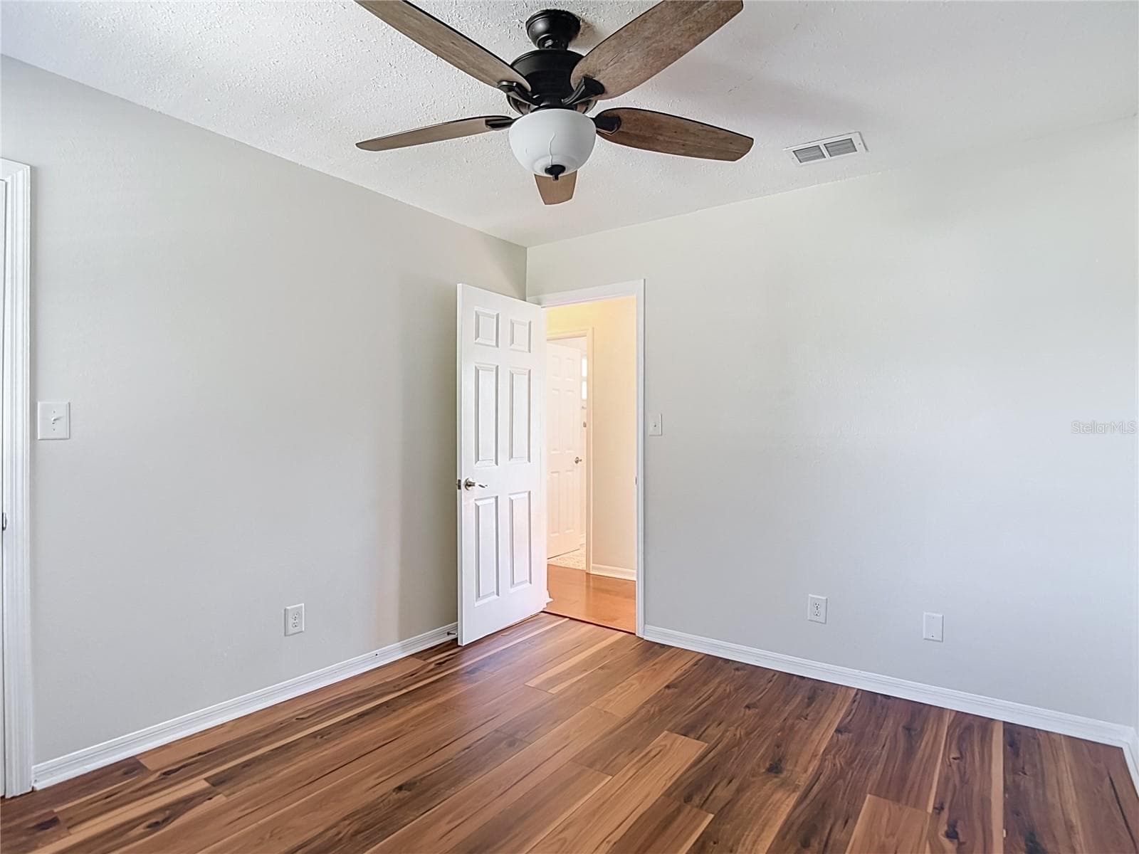 Bedroom 2 - 607 BREEZEWAY CT, BRANDON