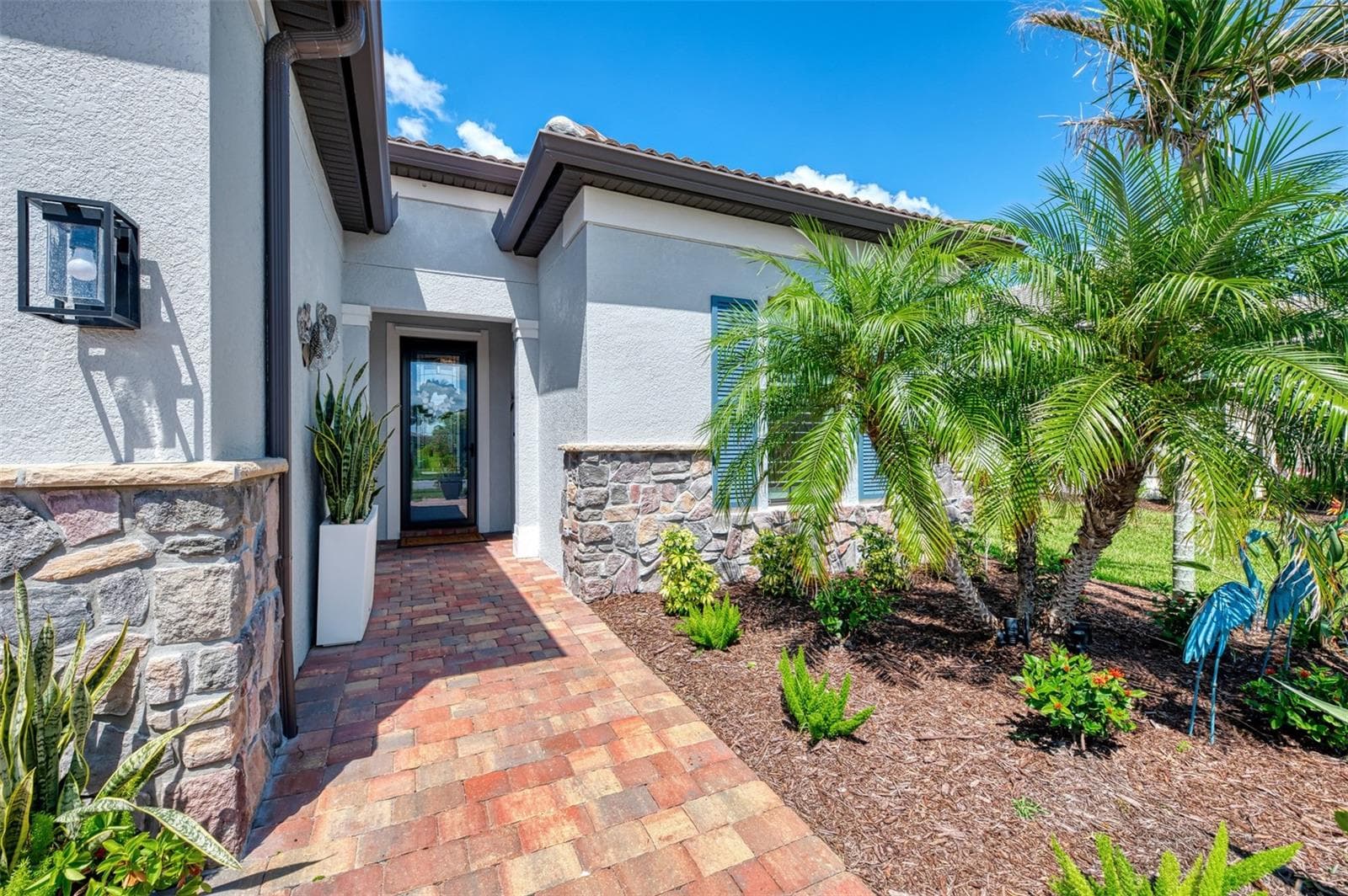 Single Family Residence at 13180 RINELLA ST, VENICE, photo 9 of 97