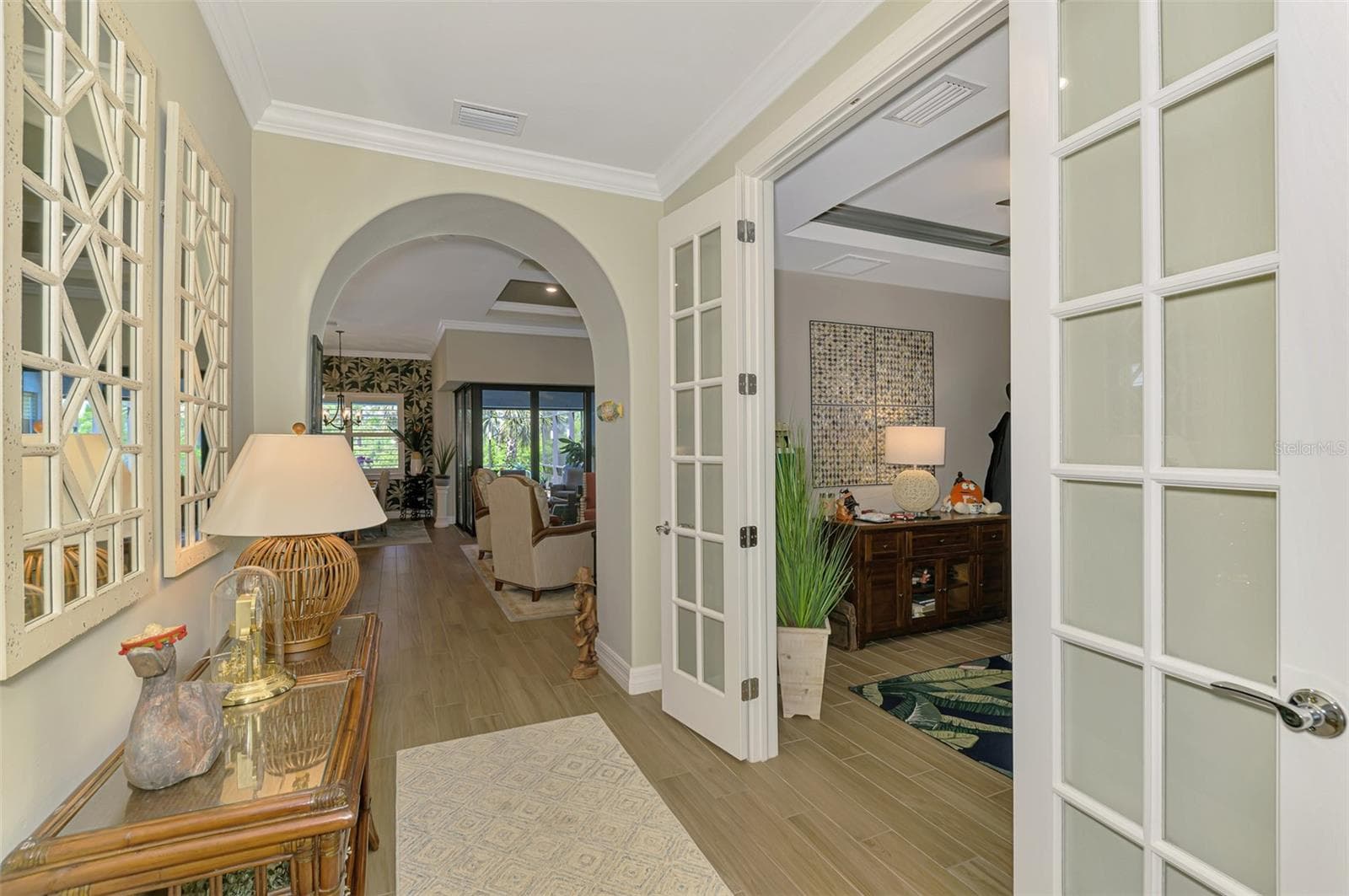 Single Family Residence at 13180 RINELLA ST, VENICE, photo 14 of 97