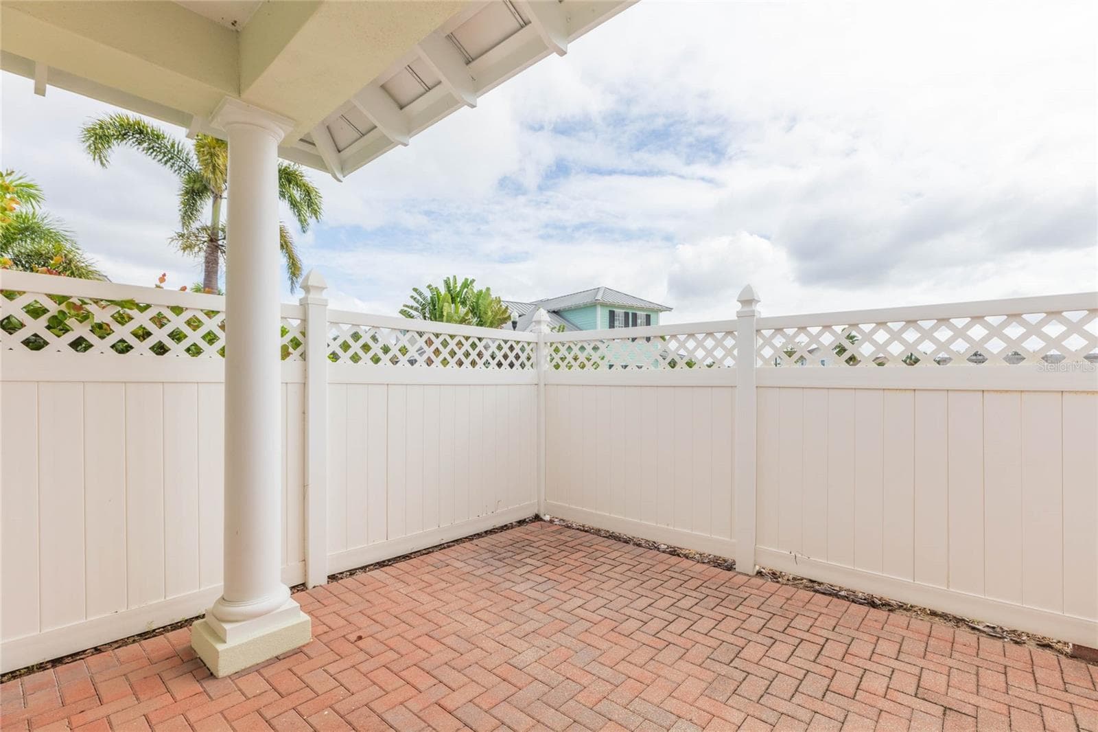 Townhouse at 320 IBISVIEW LN, APOLLO BEACH, photo 7 of 51