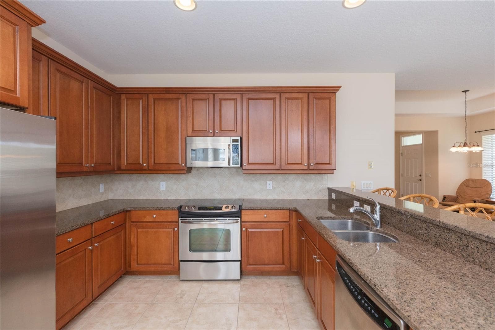 Townhouse at 320 IBISVIEW LN, APOLLO BEACH, photo 13 of 51